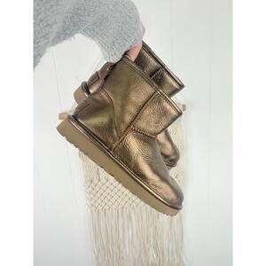 UGG Classic Mini Metallic Boots Size 7 Shearling Sherpa Lined Copper